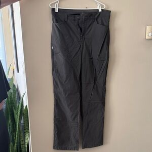 Eddie Bauer Men's Black Cargo Pants